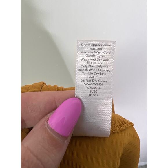 Athleta Textured Brooklyn Pleated Athletic Shorts Tuscan Gold Women's Plus 14 - Picture 6 of 6